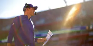 TAMPA, FLORIDA - SEPTEMBER 27: Head coach Kevin O'Connell of the Minnesota Vikings looks on during the game against the Tampa Bay Buccaneers at Raymond James Stadium on September 27, 2026 in Tampa, Florida. (Photo by Mike Ehrmann/Getty Images)